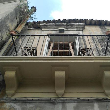 לינה וארוחת בוקר מודיקה Casa Catale מראה חיצוני תמונה